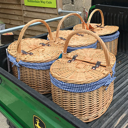 Picnic Order Service Adventure Trail Studfold